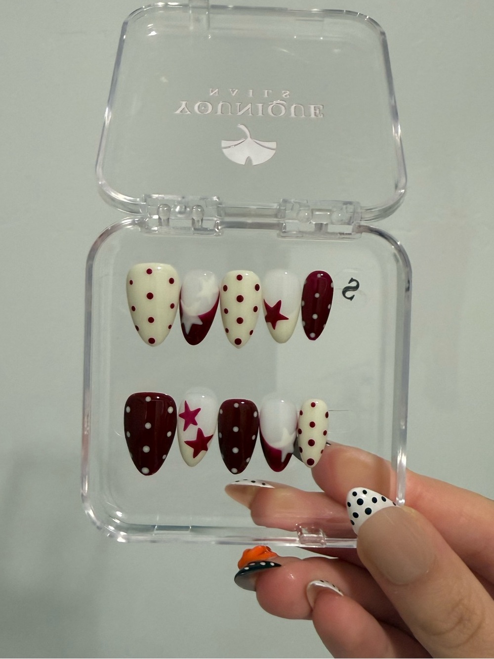 Red & Cream Star Press-on Nails